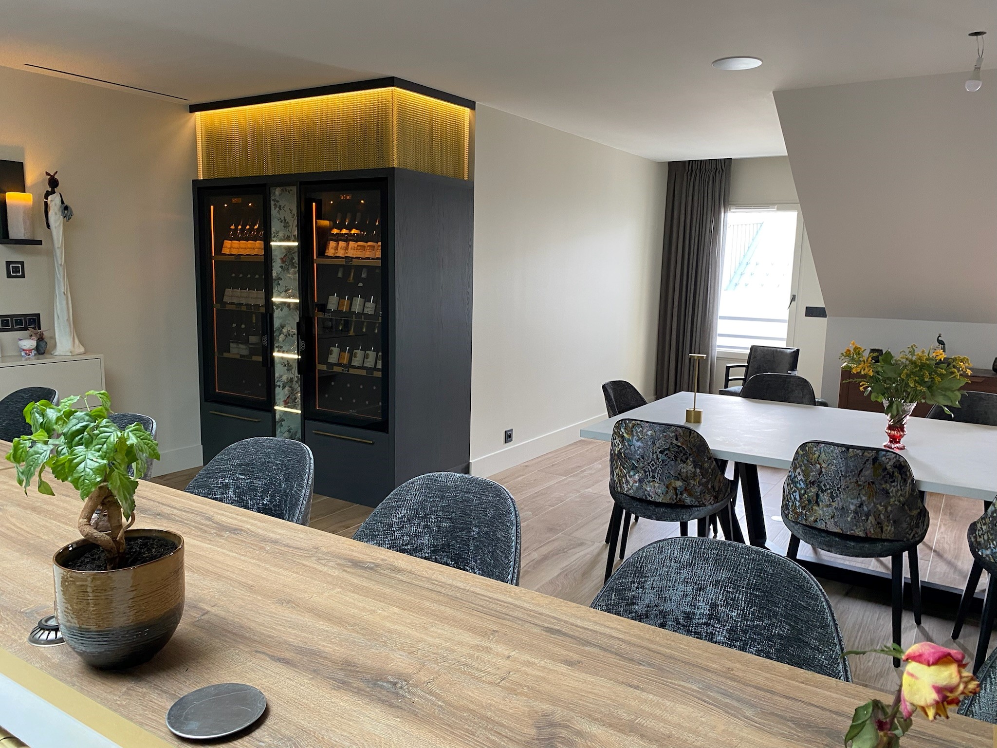 Intégration de deux EuroCave dans un agencement sur mesure